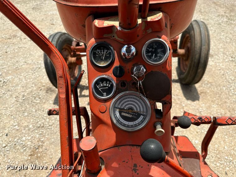 image for item OC9005 Allis Chalmers I600  tractor