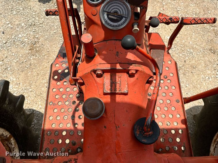 image for item OC9005 Allis Chalmers I600  tractor