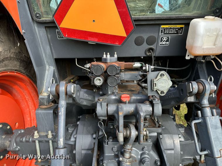 image for item OC9006 2014 Kubota M108S  MFWD tractor