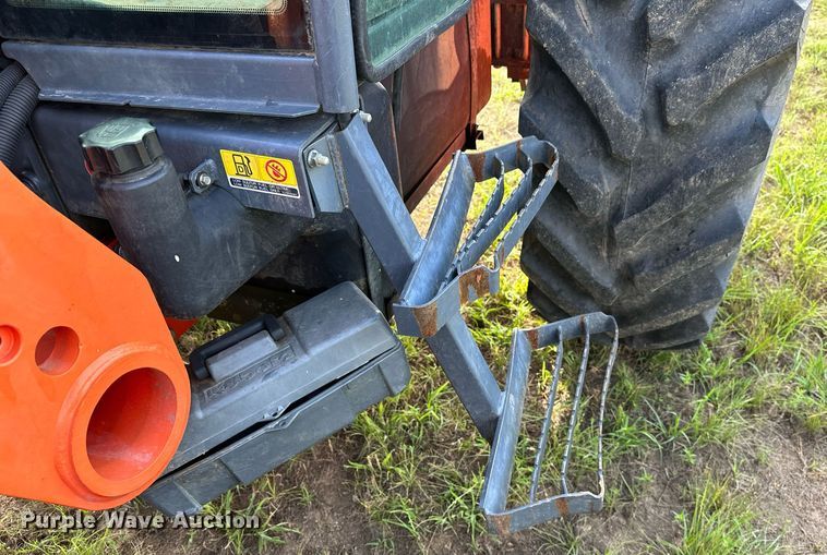 image for item OC9006 2014 Kubota M108S  MFWD tractor