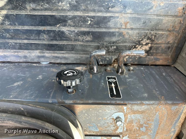 image for item OC9006 2014 Kubota M108S  MFWD tractor