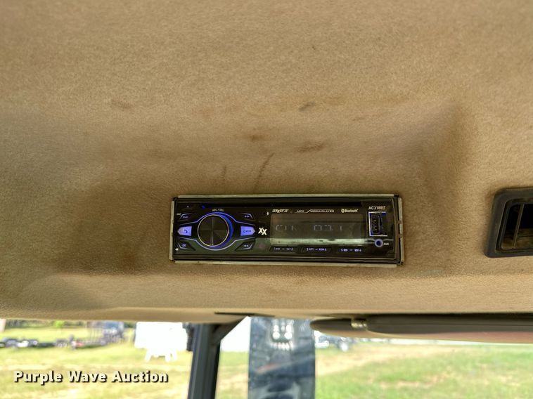 image for item OC9006 2014 Kubota M108S  MFWD tractor