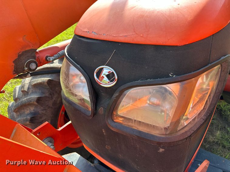 image for item OC9006 2014 Kubota M108S  MFWD tractor