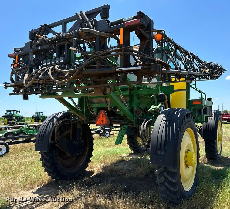 image for item OC9028 2005 John Deere 4720  sprayer