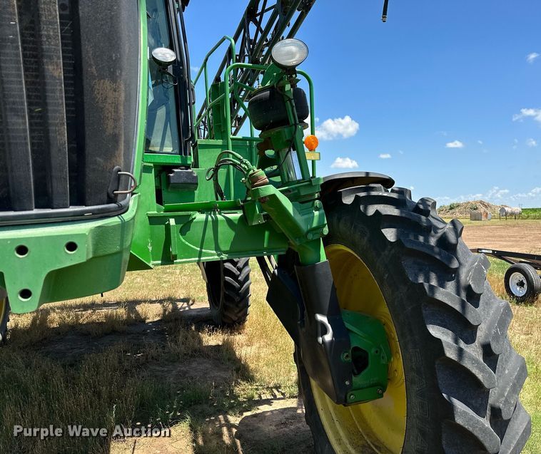 image for item OC9028 2005 John Deere 4720  sprayer