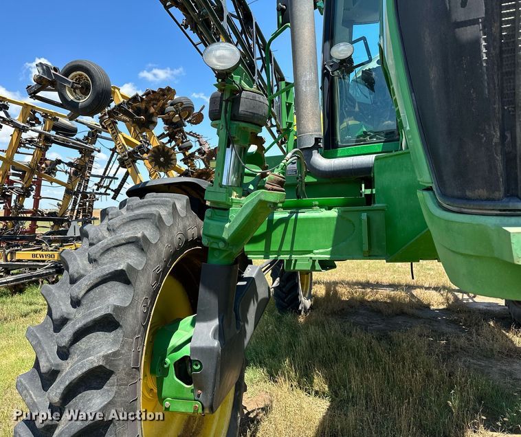 image for item OC9028 2005 John Deere 4720  sprayer