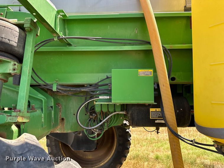 image for item OC9028 2005 John Deere 4720  sprayer