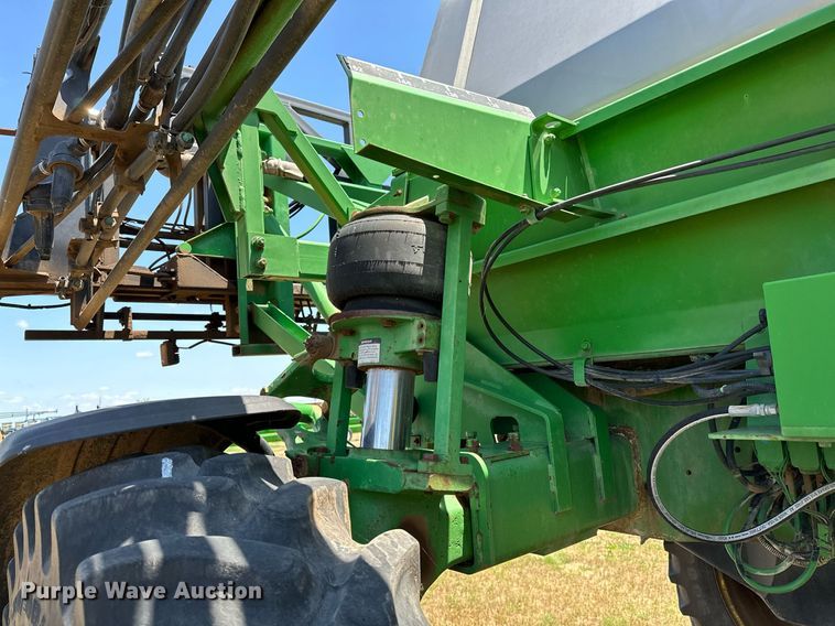 image for item OC9028 2005 John Deere 4720  sprayer