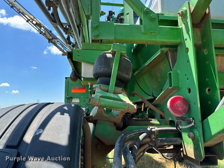 image for item OC9028 2005 John Deere 4720  sprayer