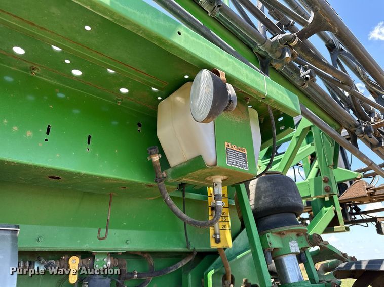 image for item OC9028 2005 John Deere 4720  sprayer