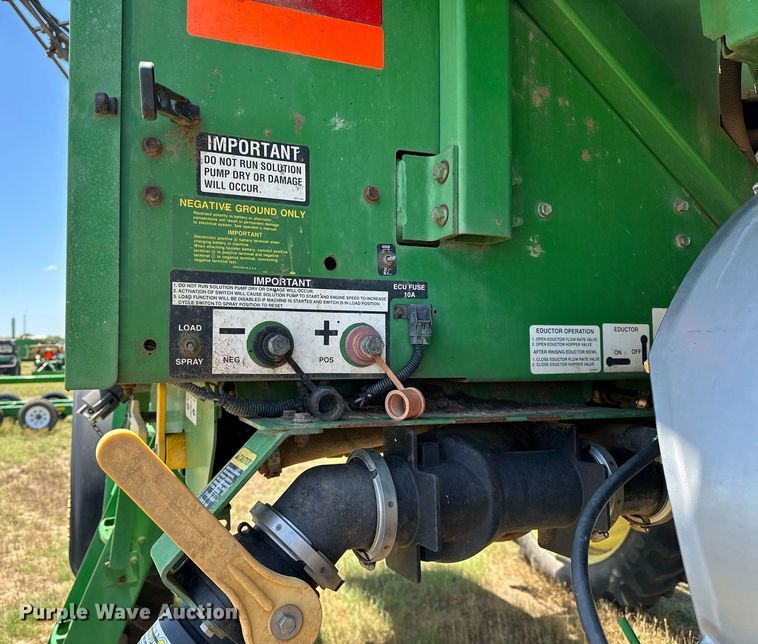 image for item OC9028 2005 John Deere 4720  sprayer