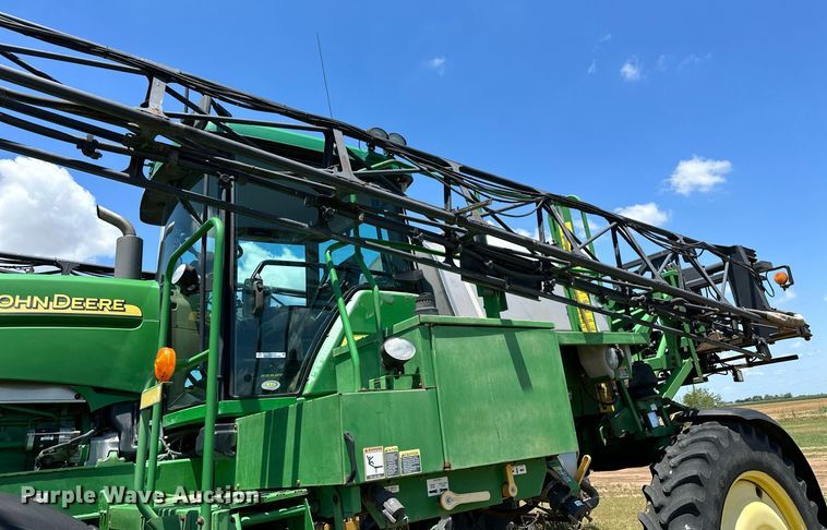 image for item OC9028 2005 John Deere 4720  sprayer