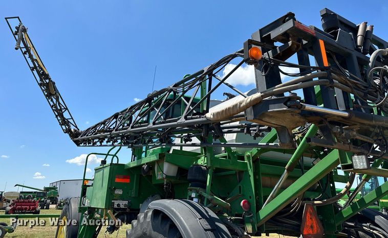 image for item OC9028 2005 John Deere 4720  sprayer