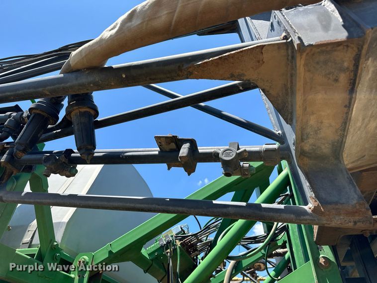 image for item OC9028 2005 John Deere 4720  sprayer