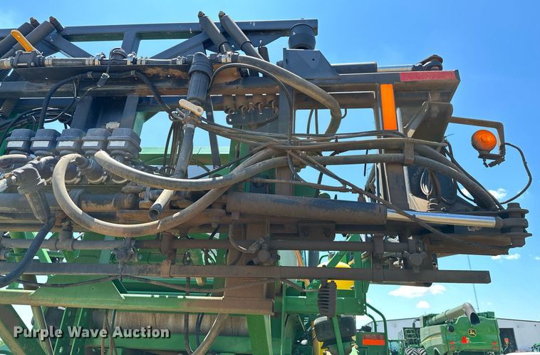image for item OC9028 2005 John Deere 4720  sprayer