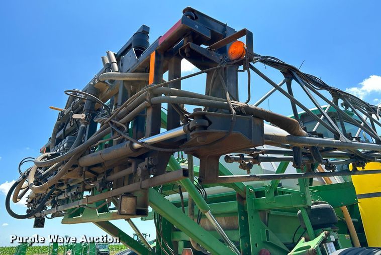 image for item OC9028 2005 John Deere 4720  sprayer