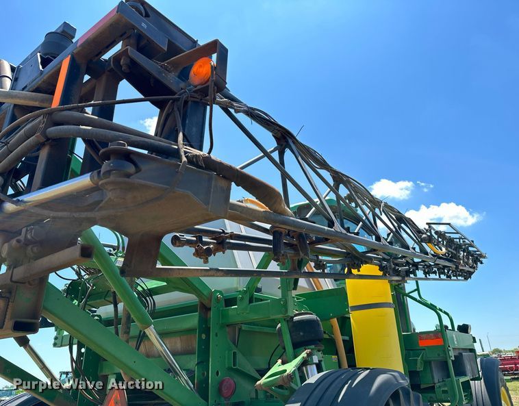 image for item OC9028 2005 John Deere 4720  sprayer
