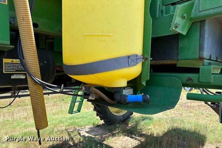 image for item OC9028 2005 John Deere 4720  sprayer