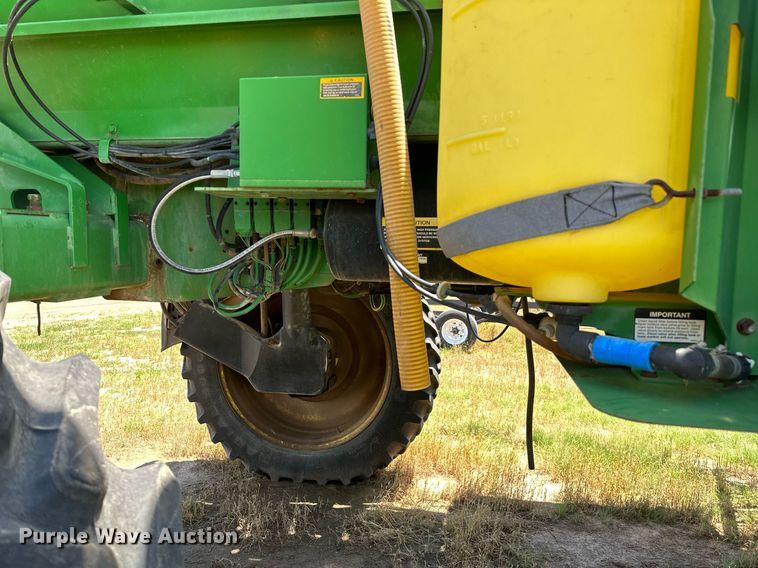 image for item OC9028 2005 John Deere 4720  sprayer