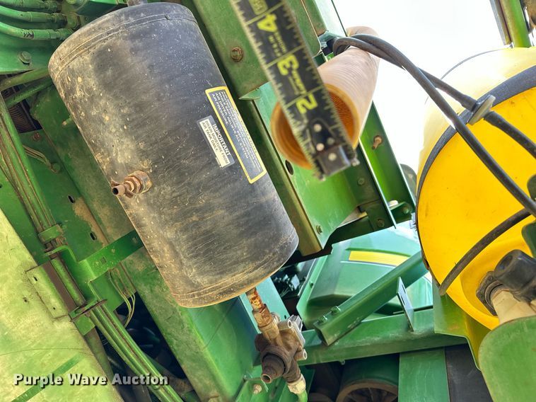 image for item OC9028 2005 John Deere 4720  sprayer