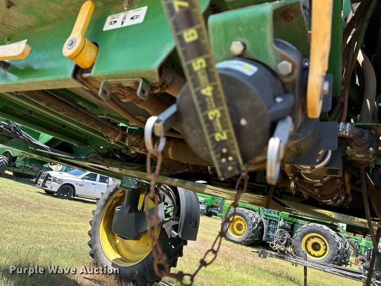 image for item OC9028 2005 John Deere 4720  sprayer