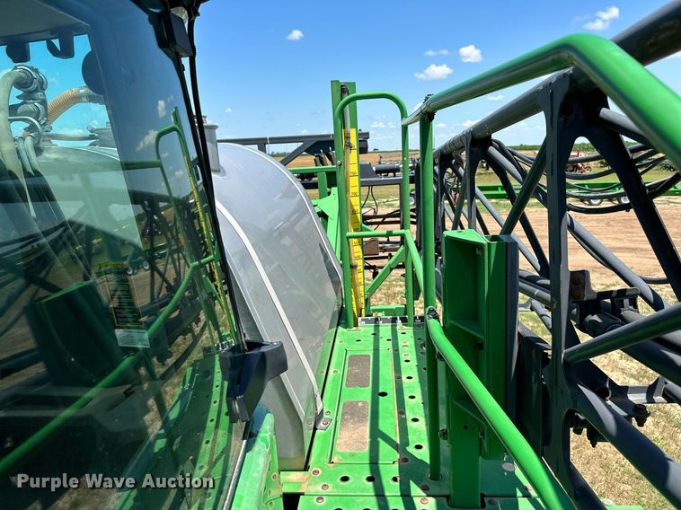 image for item OC9028 2005 John Deere 4720  sprayer