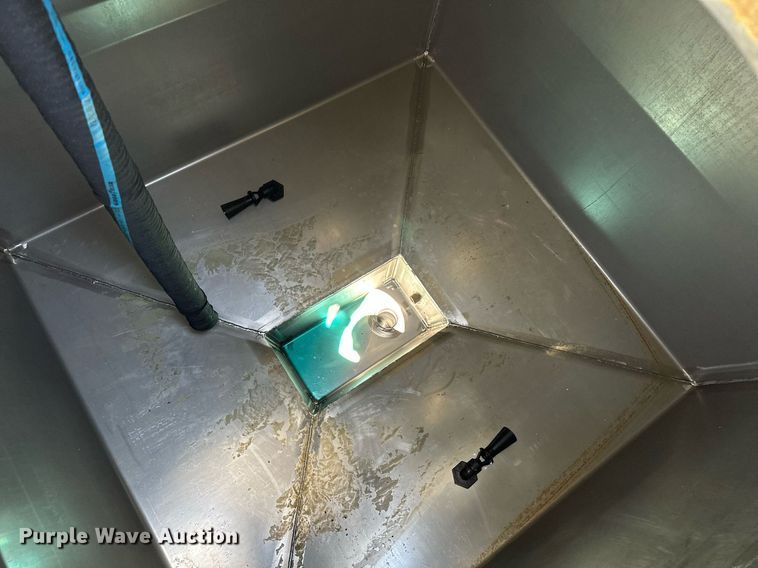 image for item OC9028 2005 John Deere 4720  sprayer