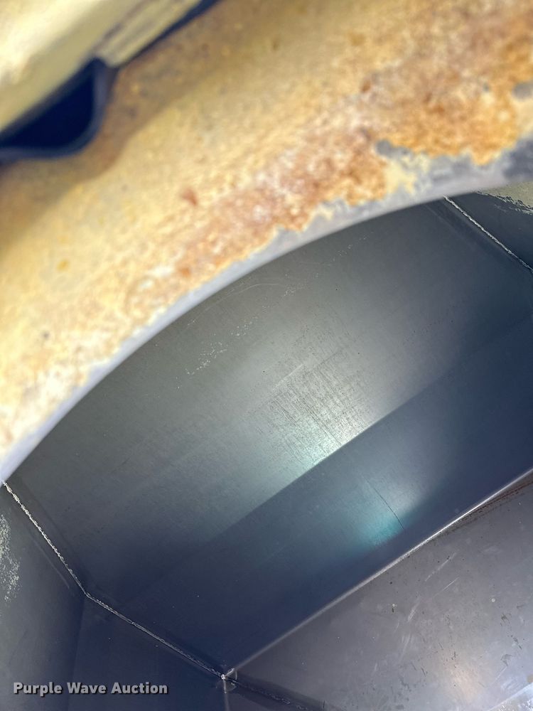 image for item OC9028 2005 John Deere 4720  sprayer