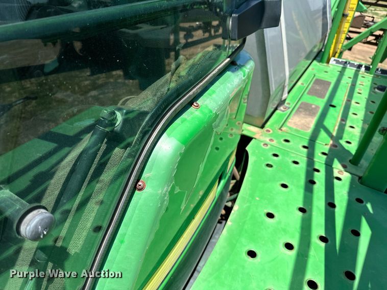 image for item OC9028 2005 John Deere 4720  sprayer