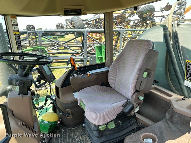 image for item OC9028 2005 John Deere 4720  sprayer