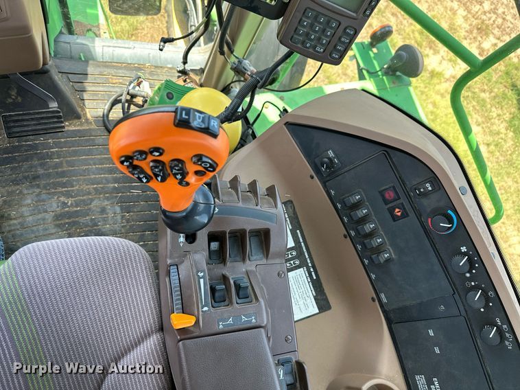 image for item OC9028 2005 John Deere 4720  sprayer