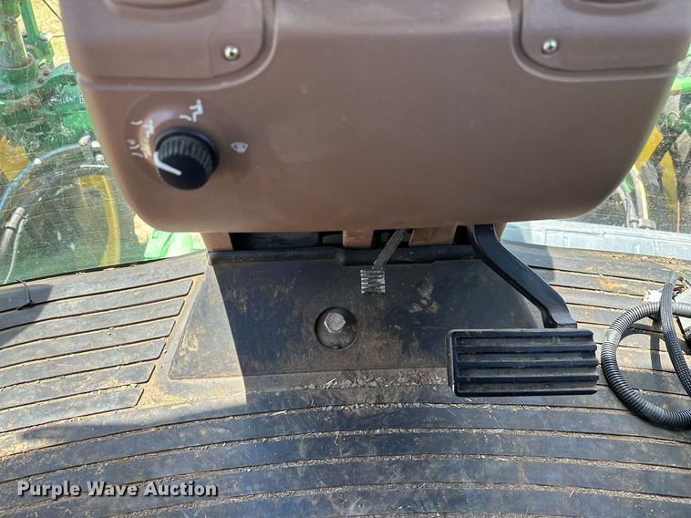 image for item OC9028 2005 John Deere 4720  sprayer