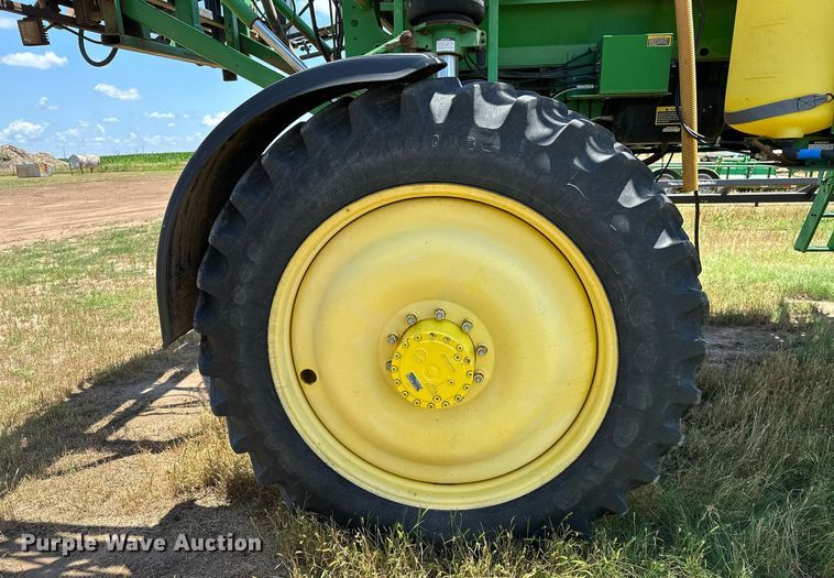 image for item OC9028 2005 John Deere 4720  sprayer