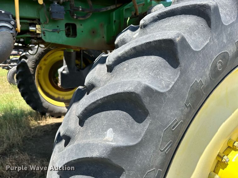 image for item OC9028 2005 John Deere 4720  sprayer