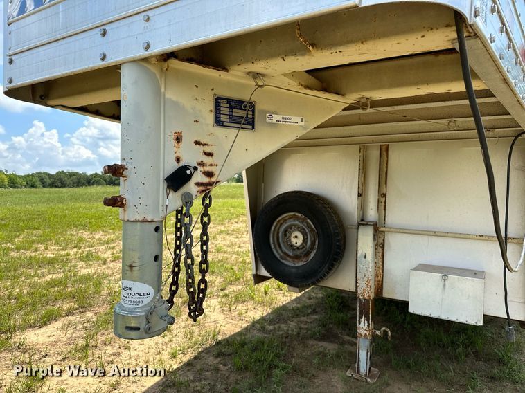 image for item OG9051 2000 C&C  horse trailer