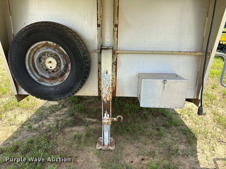 image for item OG9051 2000 C&C  horse trailer