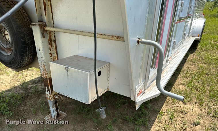 image for item OG9051 2000 C&C  horse trailer