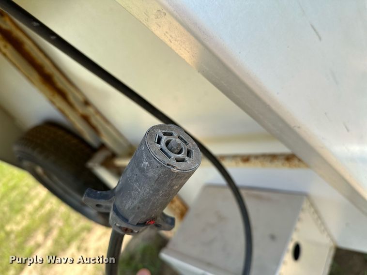 image for item OG9051 2000 C&C  horse trailer