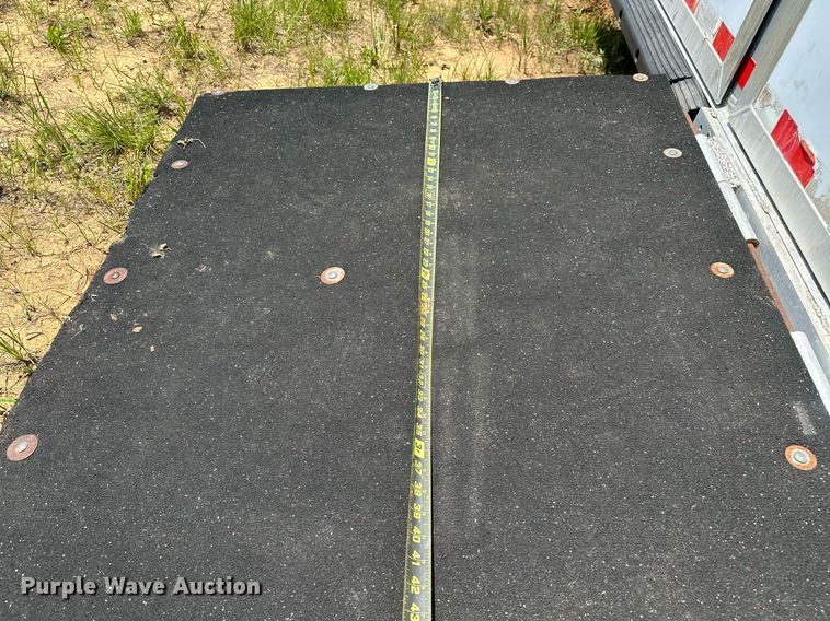 image for item OG9051 2000 C&C  horse trailer