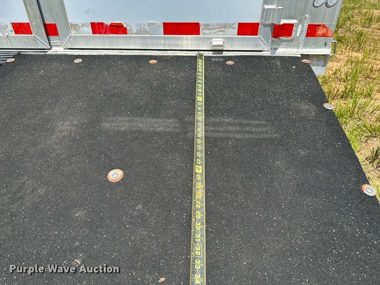 image for item OG9051 2000 C&C  horse trailer