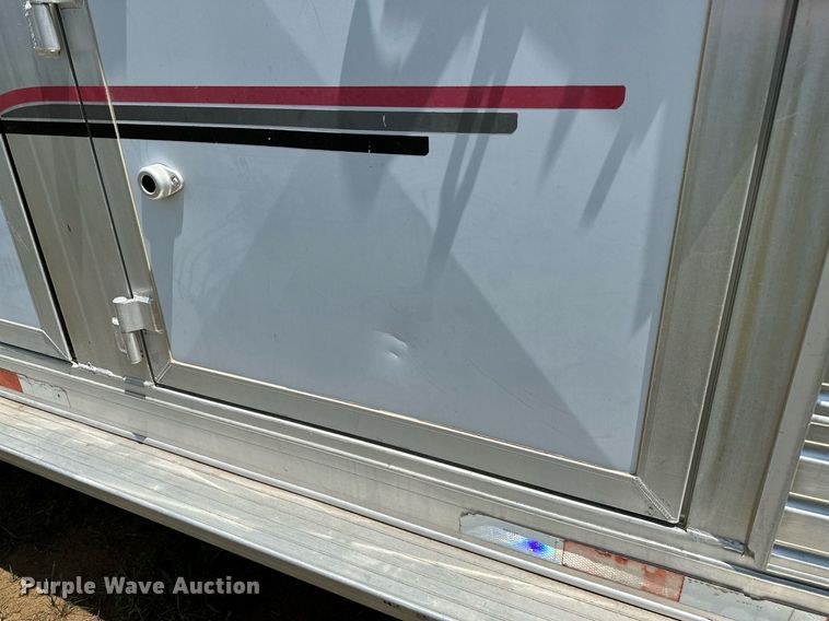 image for item OG9051 2000 C&C  horse trailer