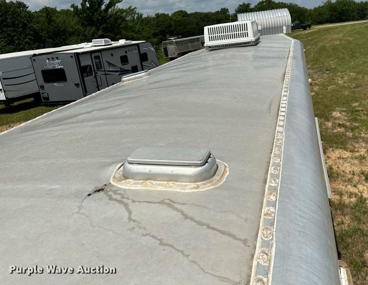 image for item OG9051 2000 C&C  horse trailer