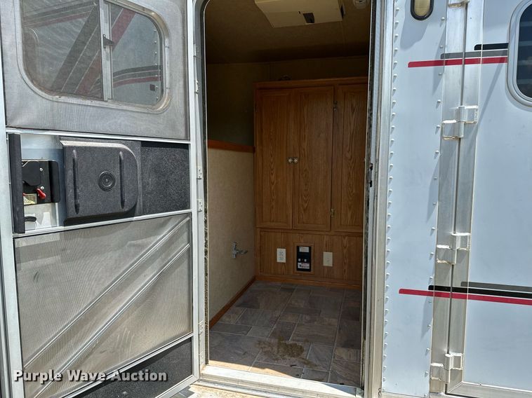 image for item OG9051 2000 C&C  horse trailer