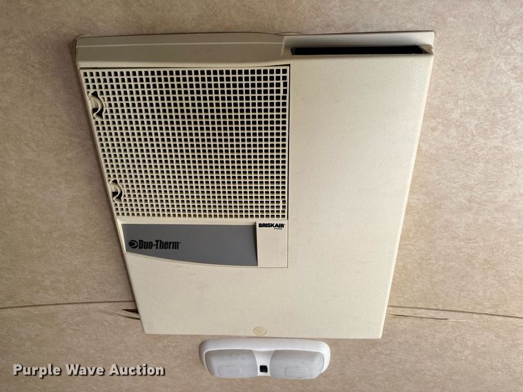 image for item OG9051 2000 C&C  horse trailer