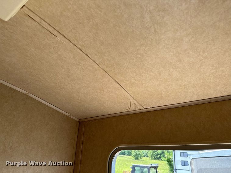 image for item OG9051 2000 C&C  horse trailer