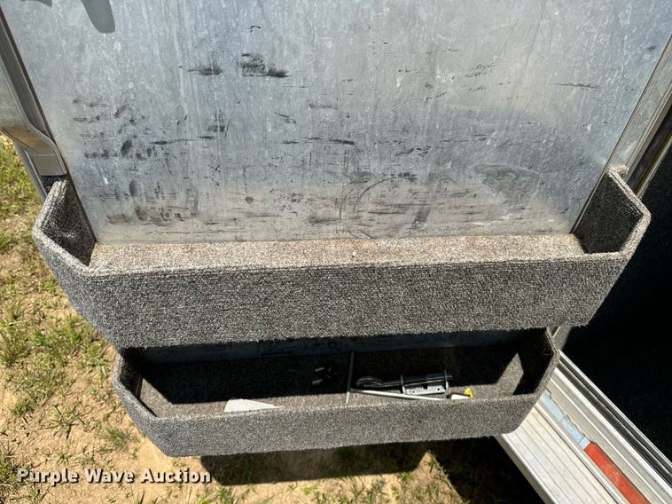 image for item OG9051 2000 C&C  horse trailer