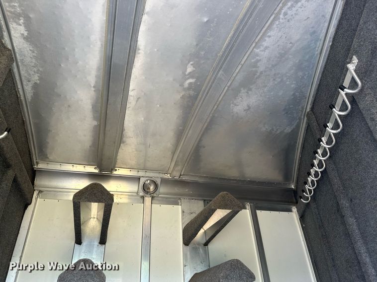 image for item OG9051 2000 C&C  horse trailer