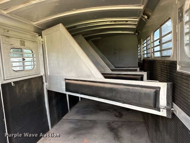 image for item OG9051 2000 C&C  horse trailer