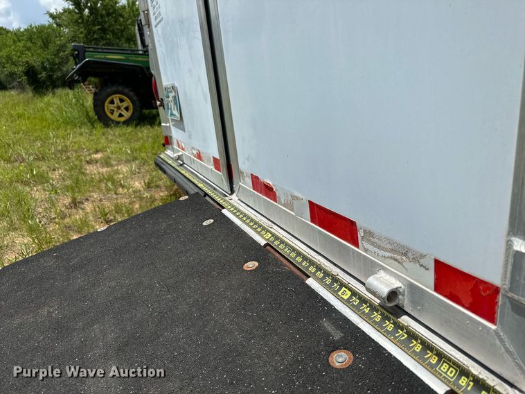 image for item OG9051 2000 C&C  horse trailer