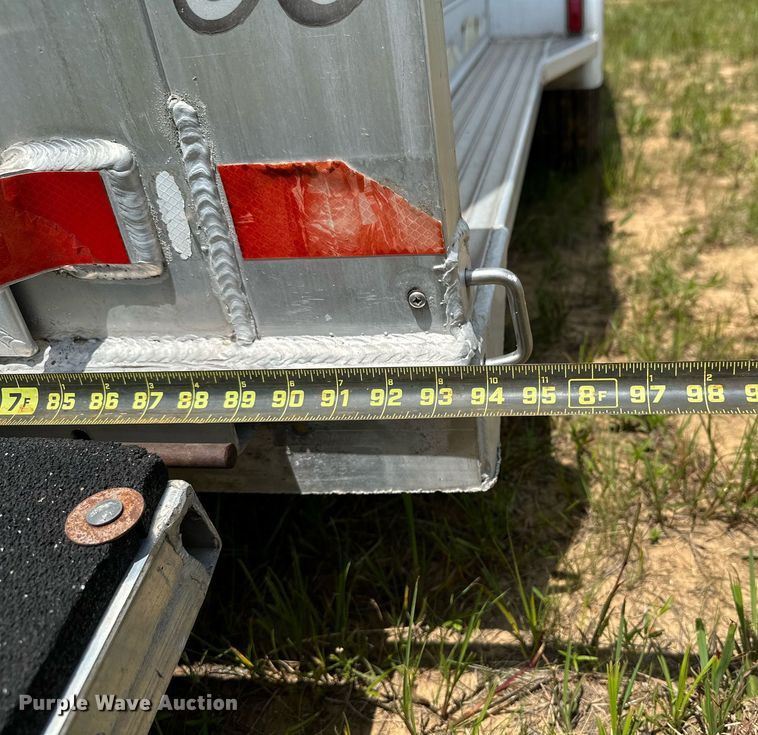 image for item OG9051 2000 C&C  horse trailer